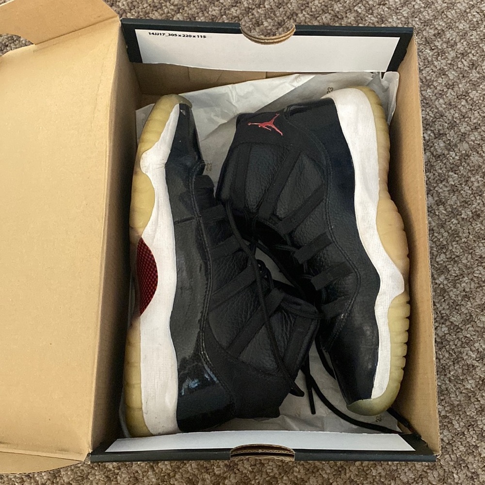 Black air jordan 11 retro